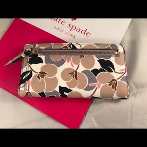 kate spade Bags - Kate Spade Slim Bifold Wallet kate spade Bags - Kate Spade Slim Bifold Wallet